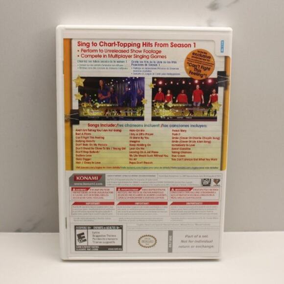 Karaoke Revolution: Glee (Nintendo Wii, 2010) Complete In Box CIB w/ Manual - Picture 2 of 4